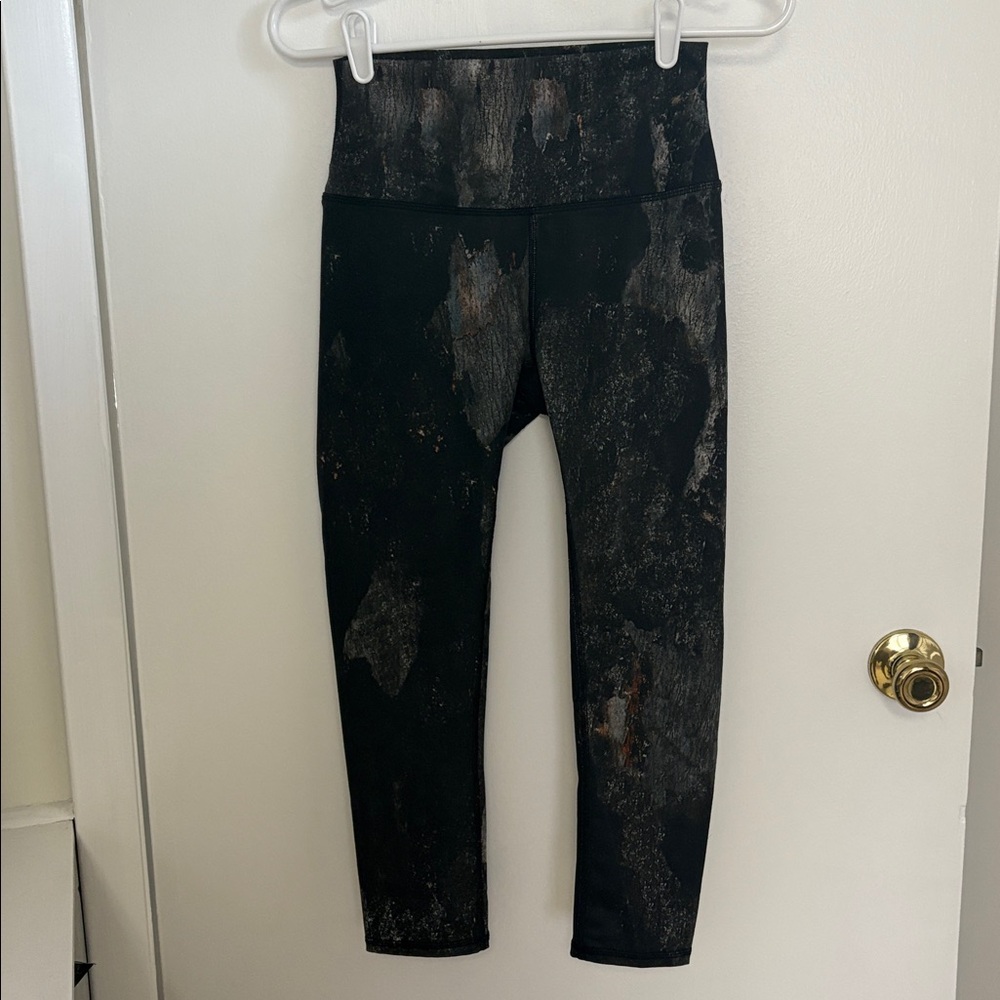 ALO Yoga Speckled Black Leggings